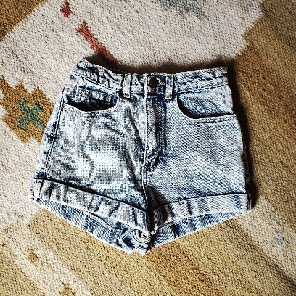 American Apparel Highwaisted Mom Shorts